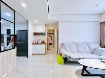 三房附車位．走路就到公園