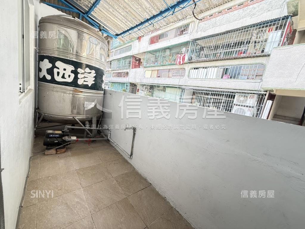 五甲商圈翻新質感美透天房屋室內格局與周邊環境