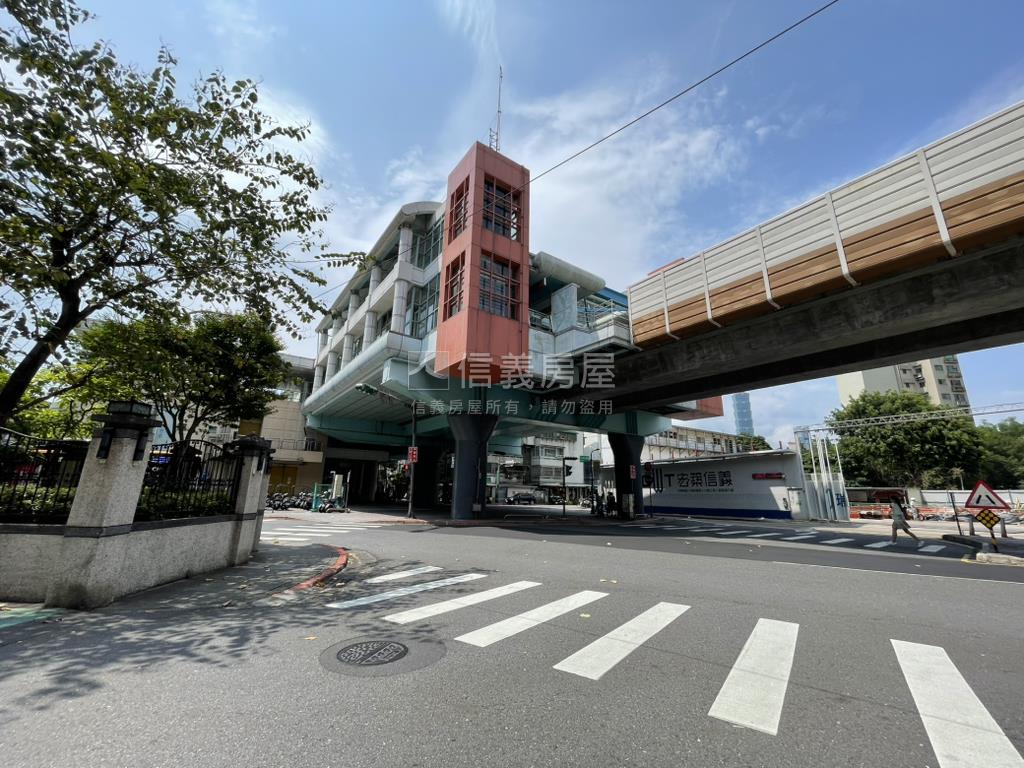大安電梯頂加＋車位房屋室內格局與周邊環境