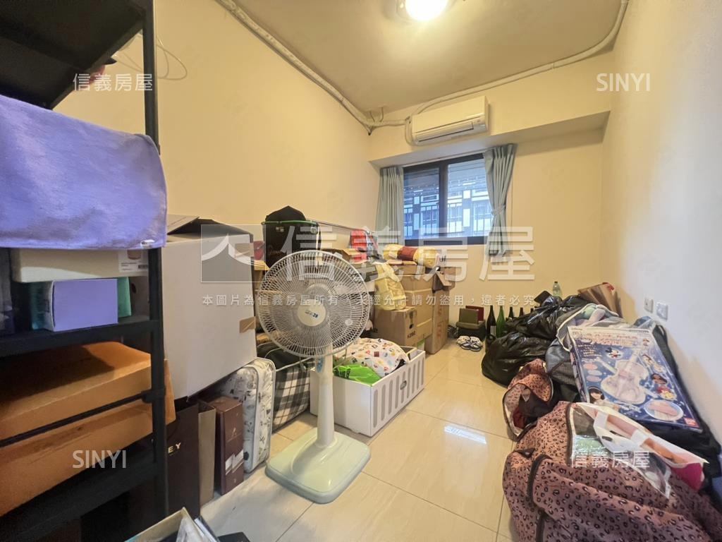 勝麗威登大三房房屋室內格局與周邊環境