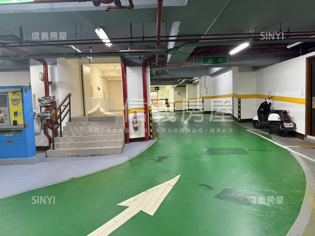 涵碧園坡平車位房屋室內格局與周邊環境