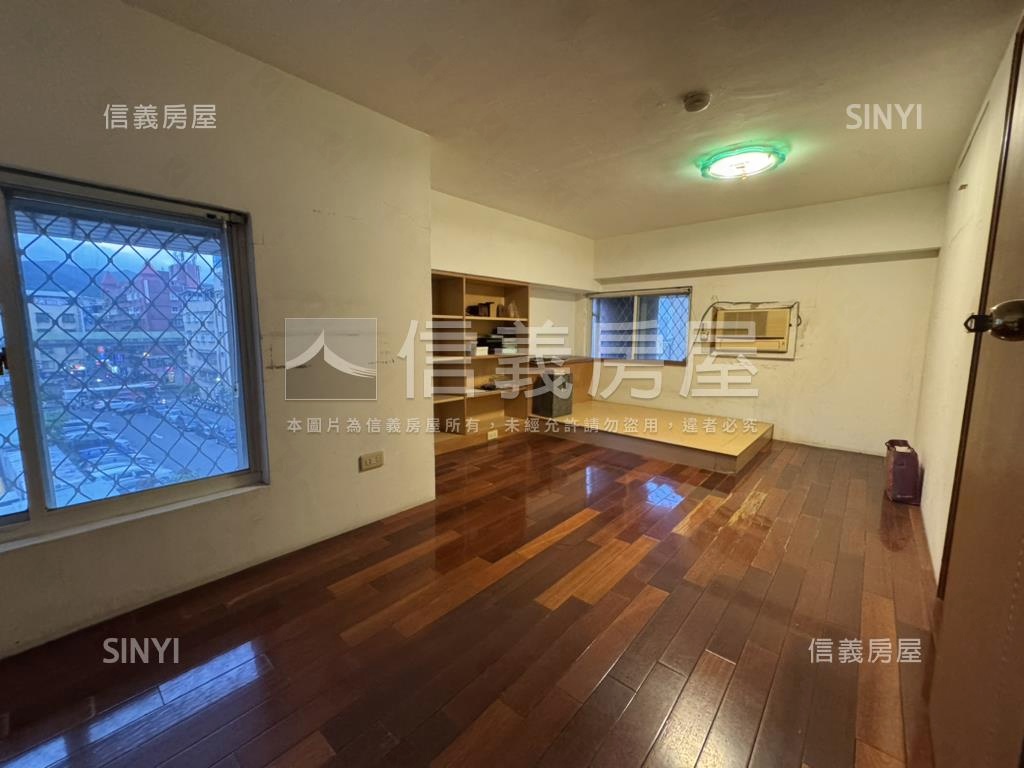 內科港墘電梯２房房屋室內格局與周邊環境