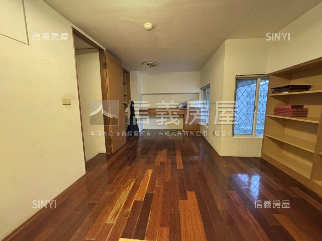 內科港墘電梯２房房屋室內格局與周邊環境