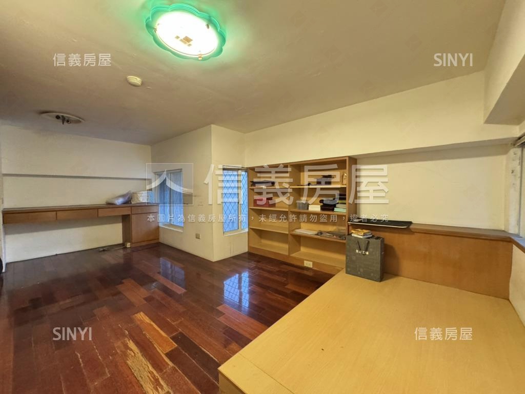 內科港墘電梯２房房屋室內格局與周邊環境