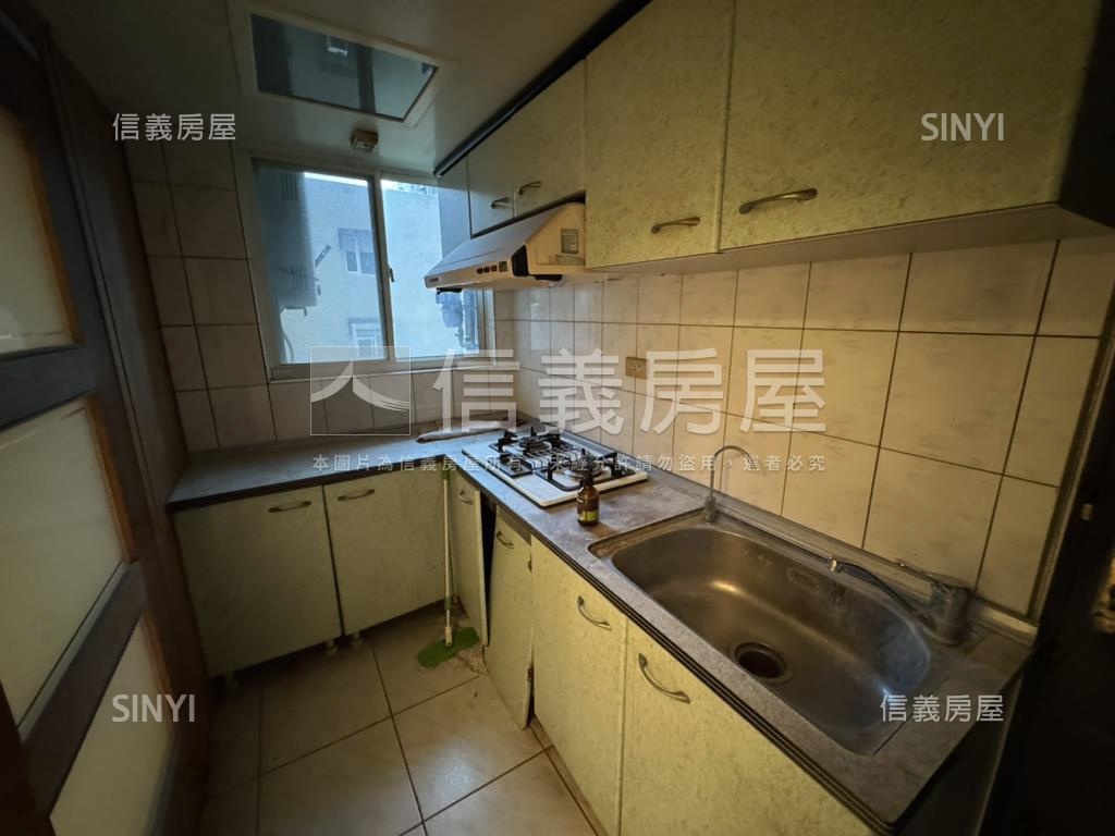 港墘稀有電梯２房房屋室內格局與周邊環境