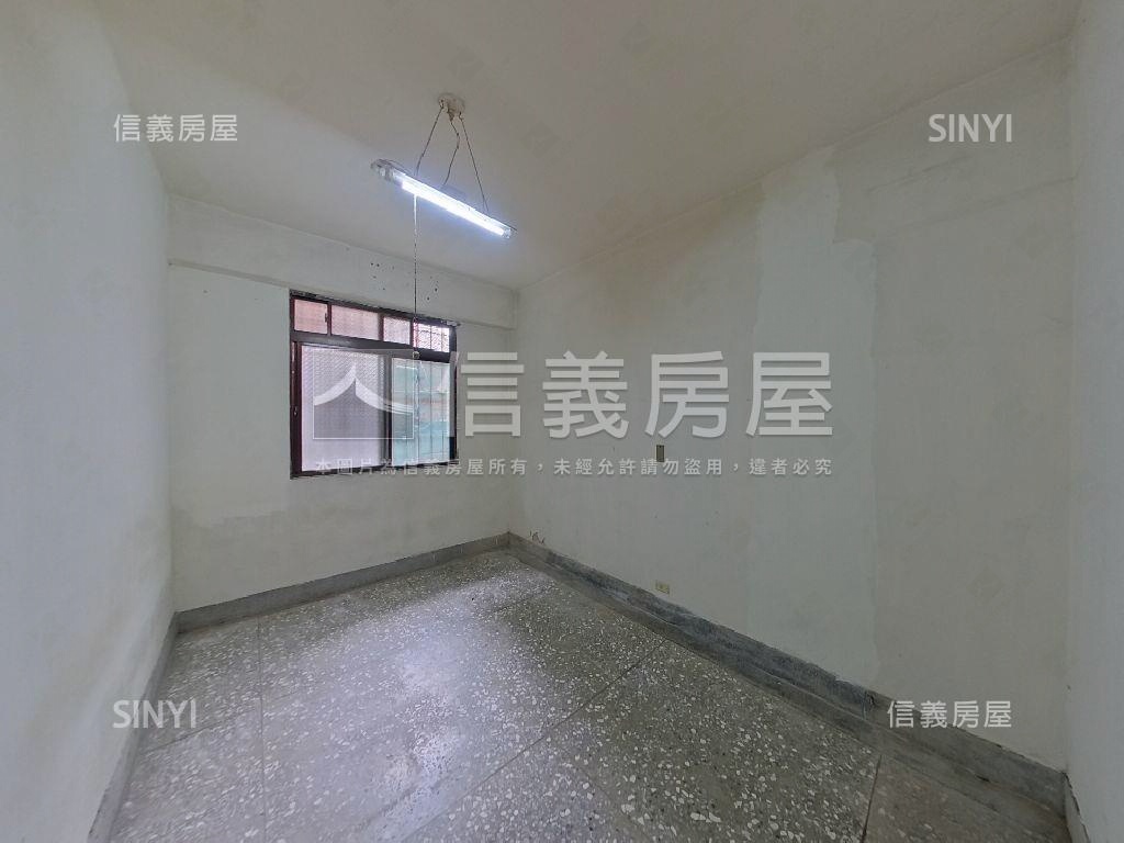 內湖近河濱公園１樓房屋室內格局與周邊環境