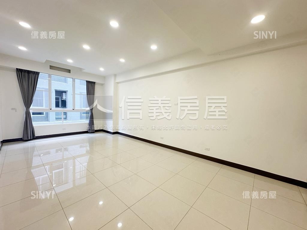 輕屋齡面寬電梯雙車墅房屋室內格局與周邊環境