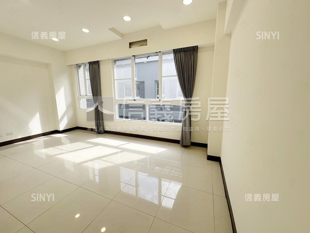 輕屋齡面寬電梯雙車墅房屋室內格局與周邊環境