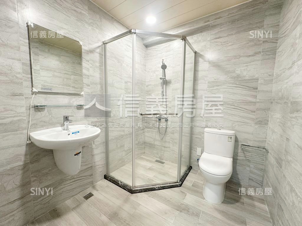 輕屋齡面寬電梯雙車墅房屋室內格局與周邊環境