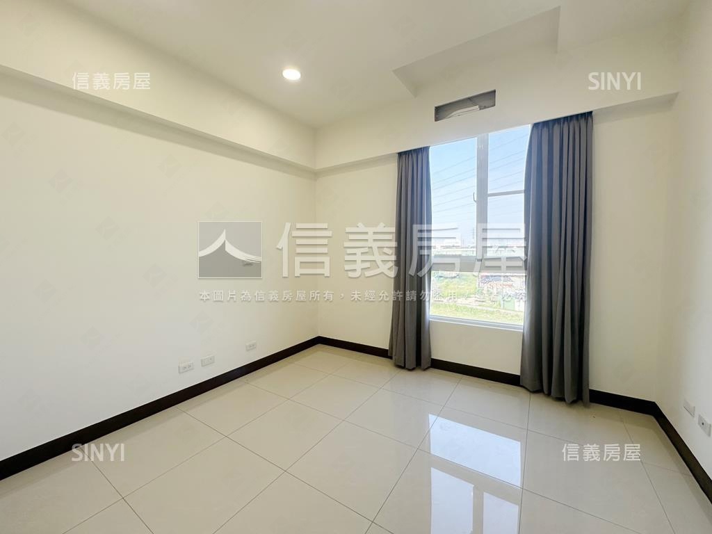 輕屋齡面寬電梯雙車墅房屋室內格局與周邊環境