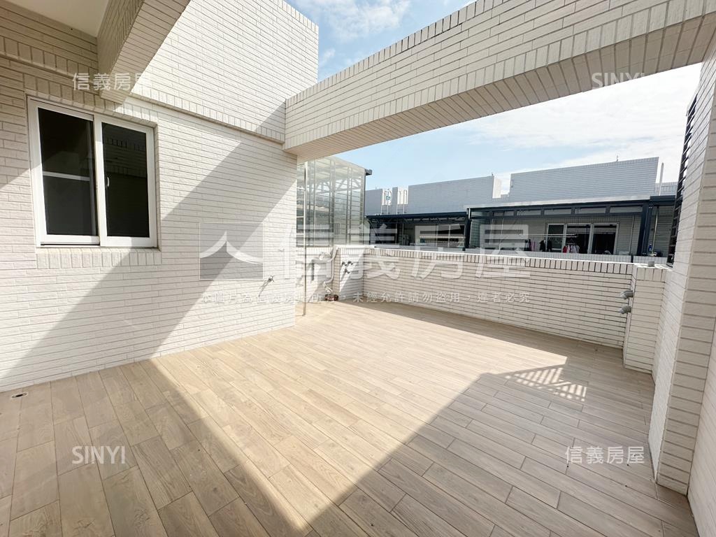 輕屋齡面寬電梯雙車墅房屋室內格局與周邊環境