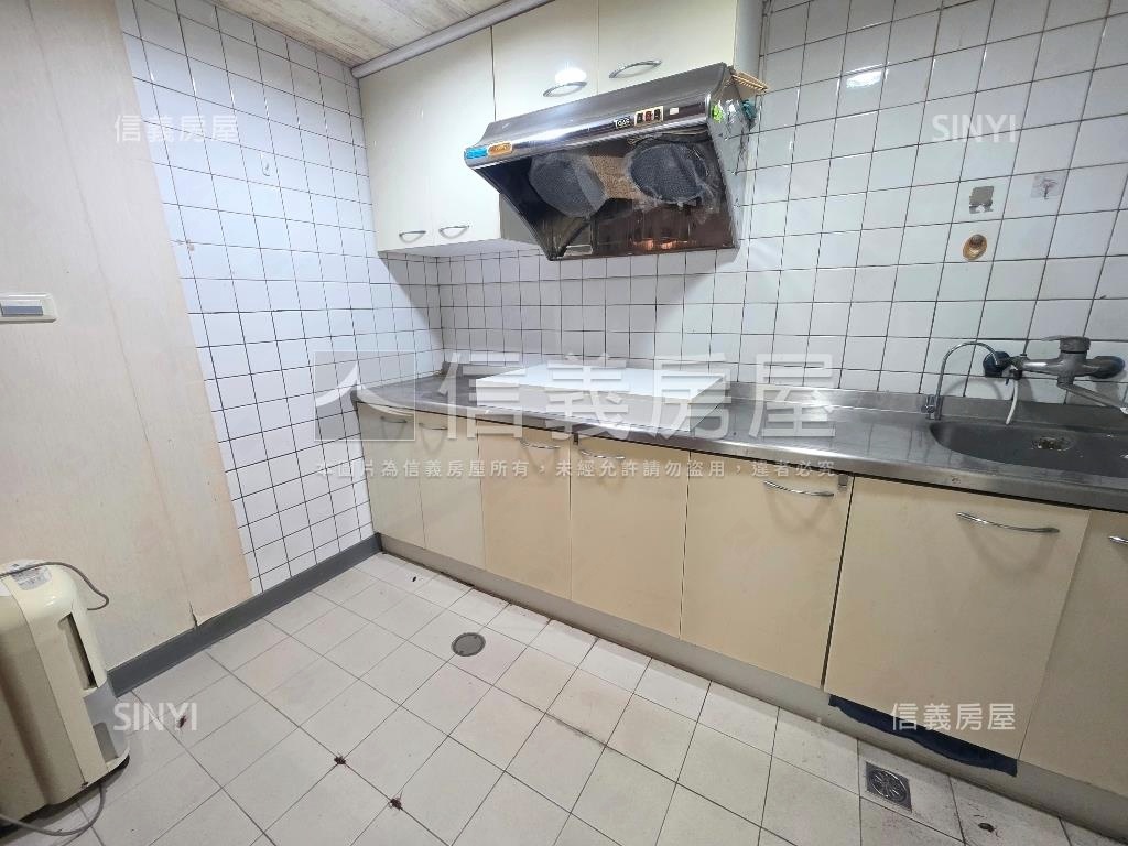 大坪林一號出口旁透天房屋室內格局與周邊環境