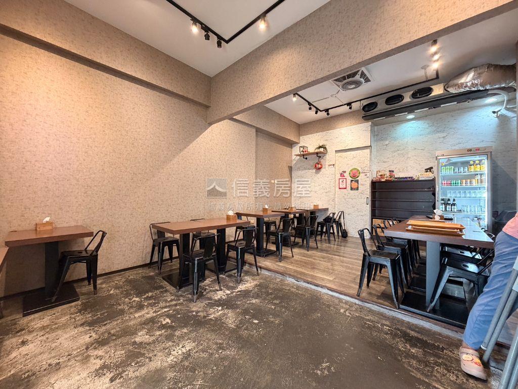 新同安夜市旁全家便利商店房屋室內格局與周邊環境