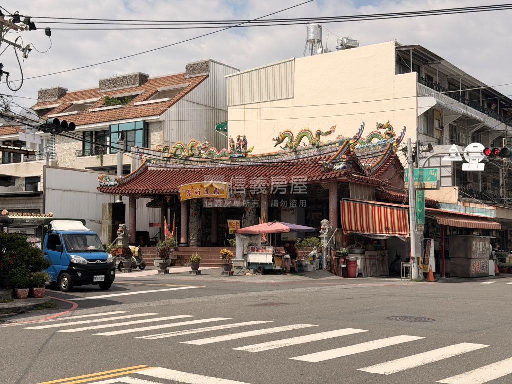 新同安夜市旁全家便利商店房屋室內格局與周邊環境