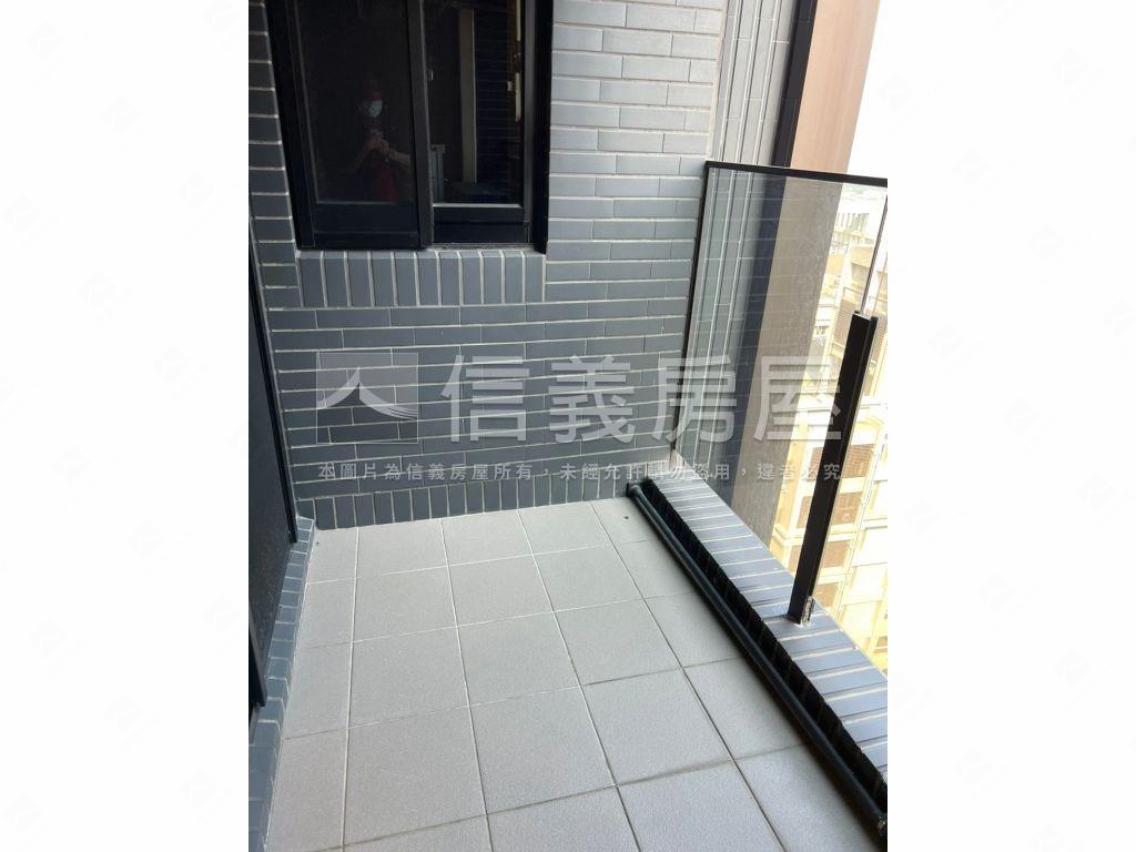 國賓次頂美兩房房屋室內格局與周邊環境