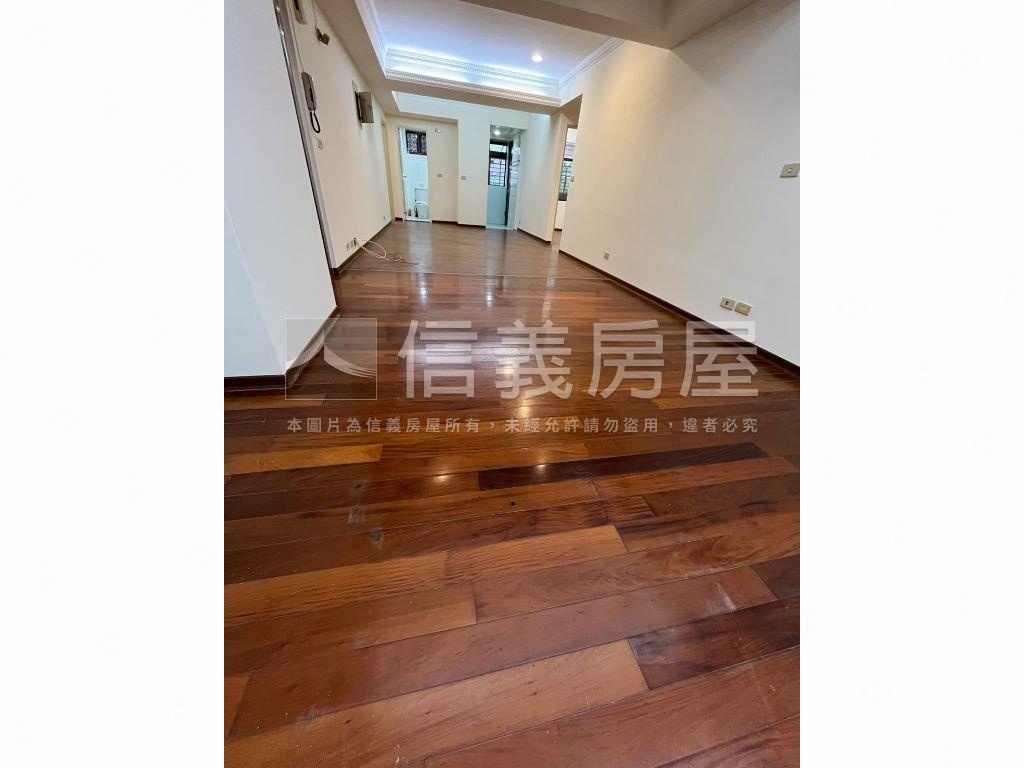 三井蛋黃區低總價三房房屋室內格局與周邊環境