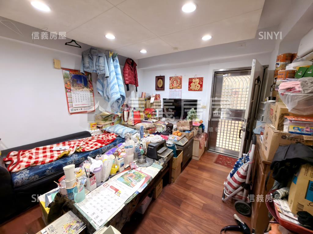 近府中捷運電梯三房房屋室內格局與周邊環境