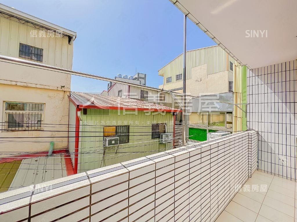熱鬧吃市孝親美透天房屋室內格局與周邊環境