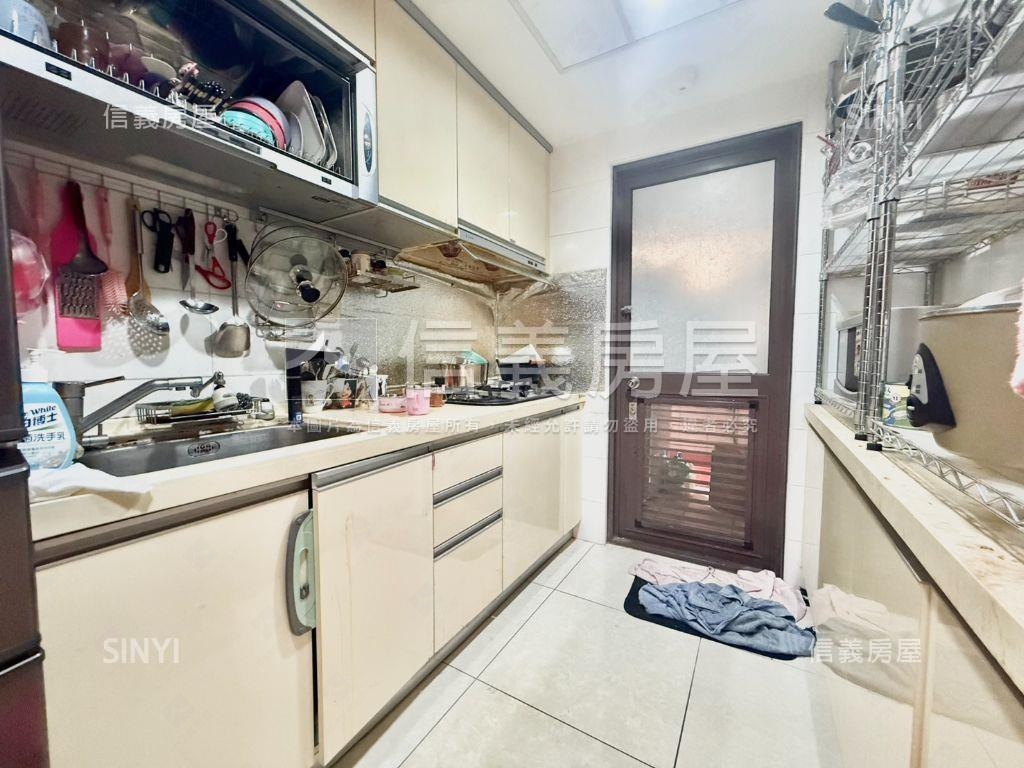 台北大鎮◆三房車位房屋室內格局與周邊環境