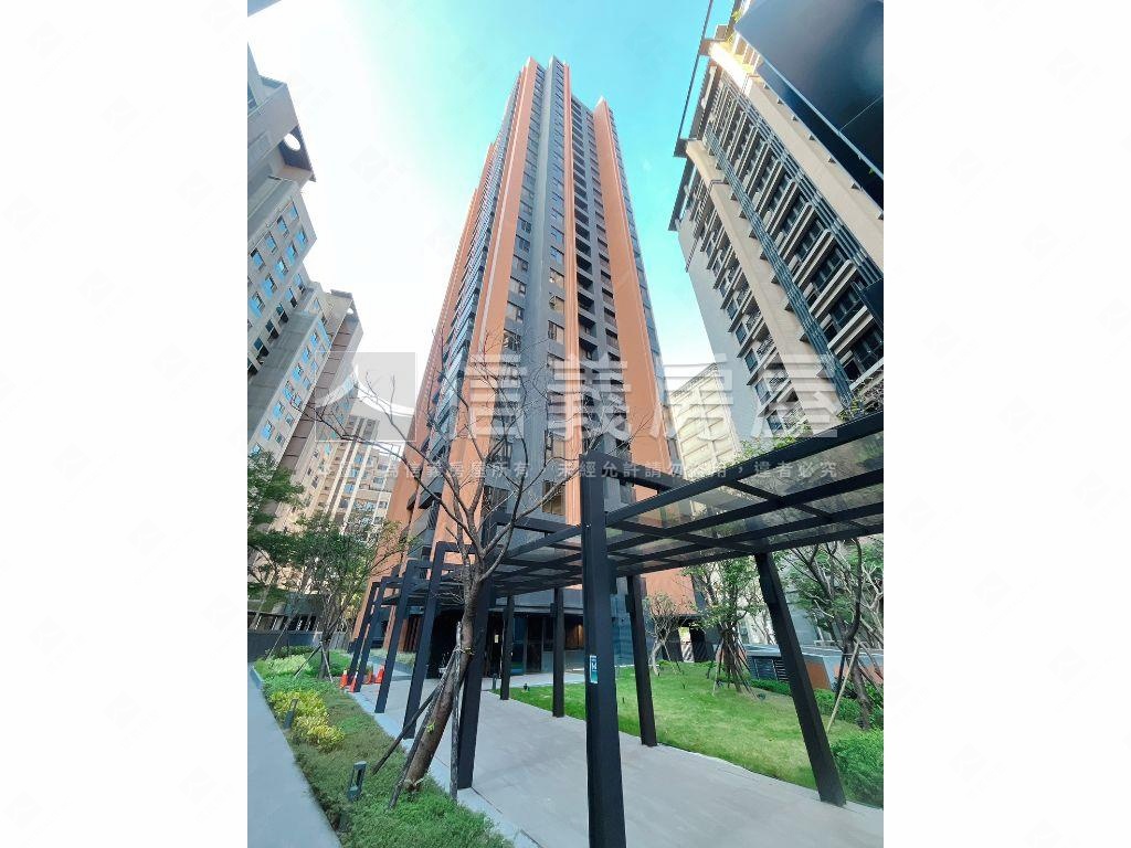 長耀初高樓美景車位房屋室內格局與周邊環境