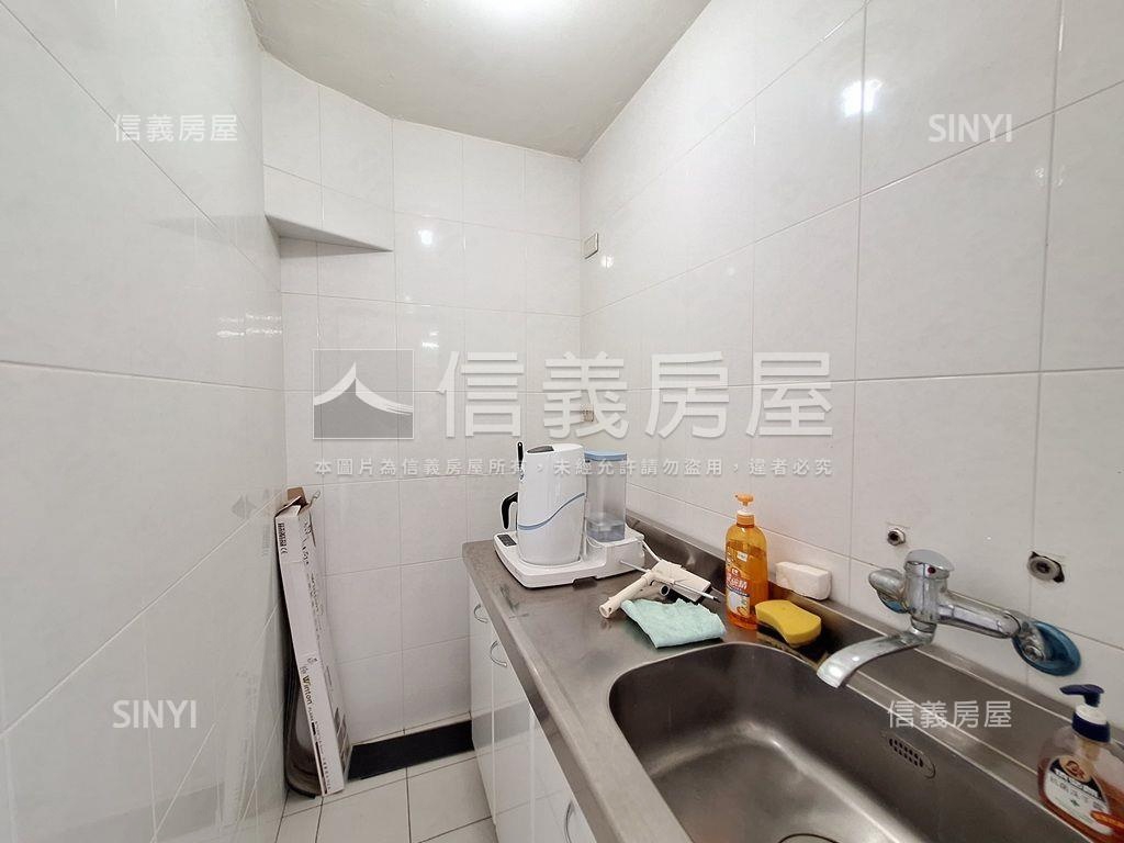 忠孝新生三捷鑽石採光辦公房屋室內格局與周邊環境