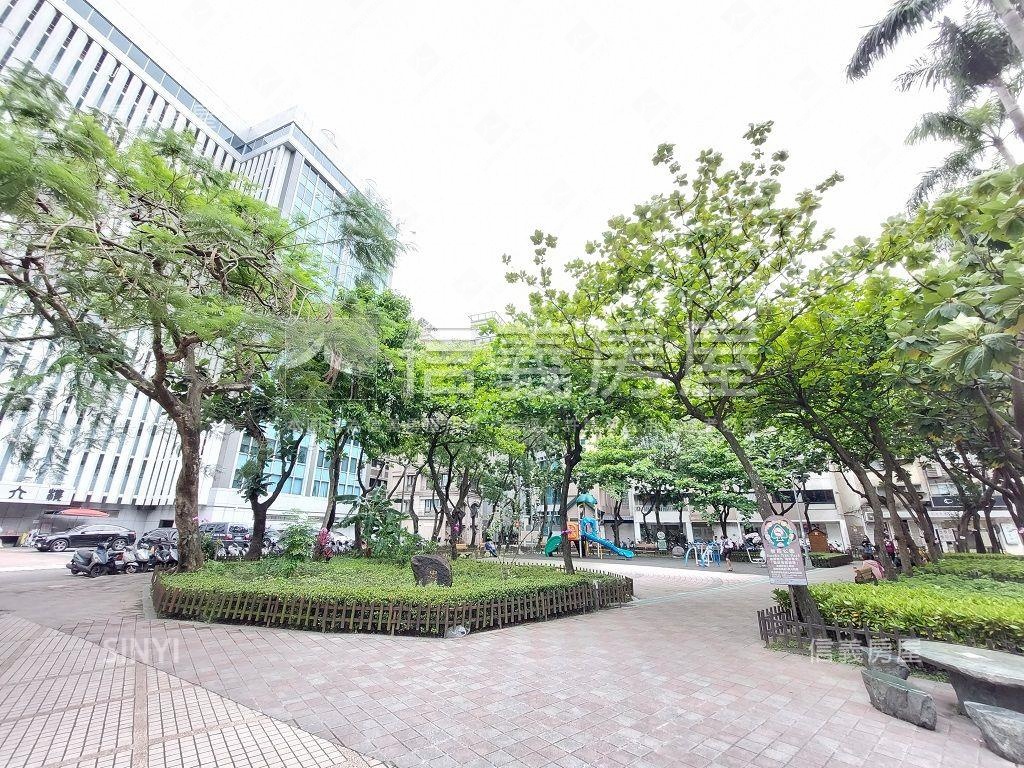 忠孝新生三捷鑽石採光辦公房屋室內格局與周邊環境