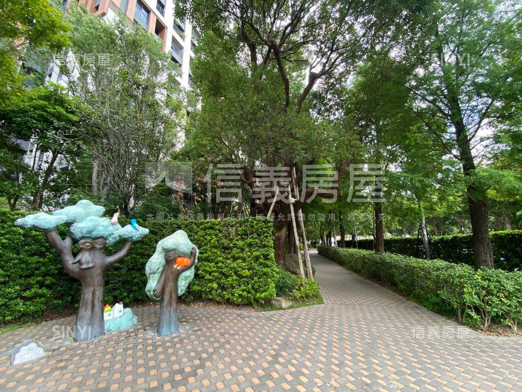 讚幸福面公園樹梢４房車位房屋室內格局與周邊環境