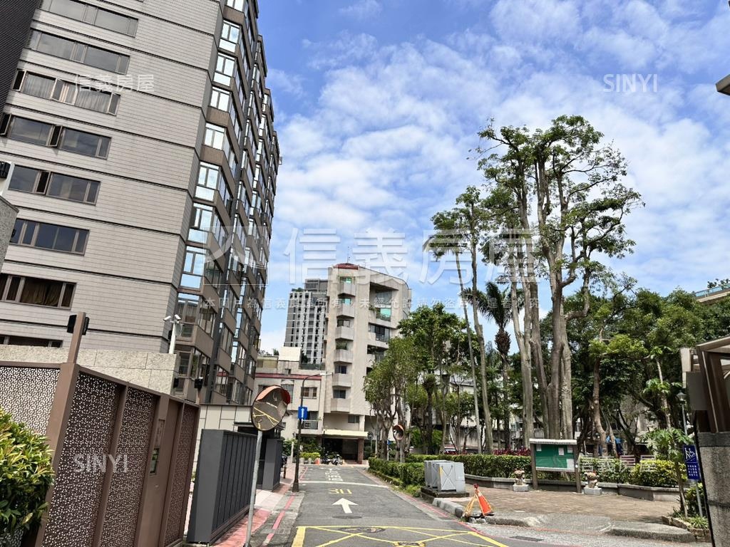 仁愛御璽。豪邸房屋室內格局與周邊環境