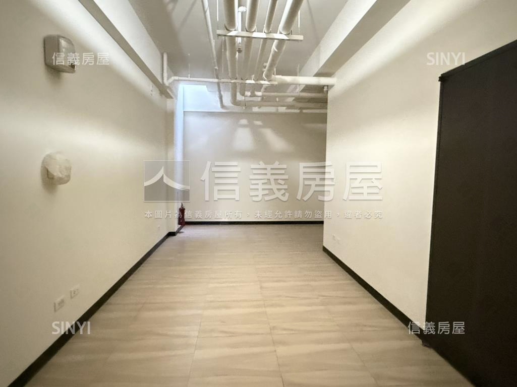 稀有！全新四套房電梯別墅房屋室內格局與周邊環境