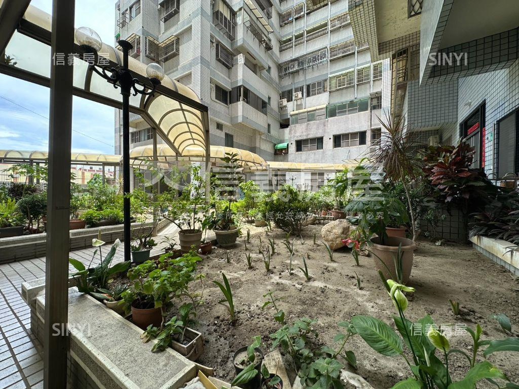 鴻儒三期，採光四房有車位房屋室內格局與周邊環境