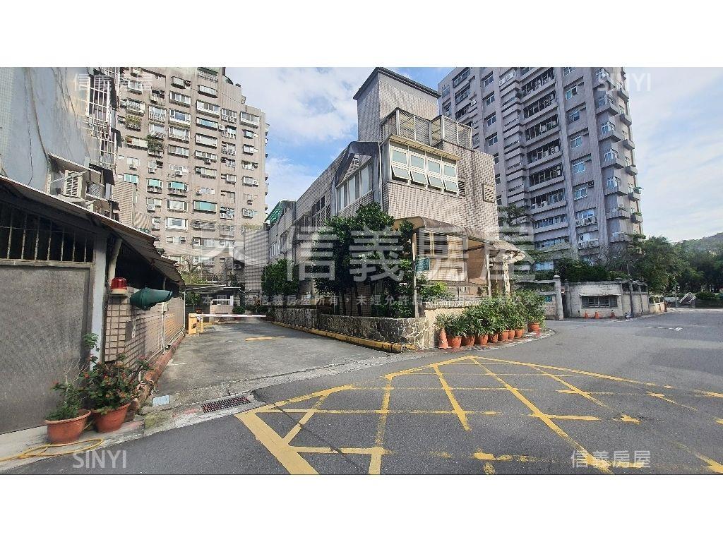 甲山林⭐平面車位⭐房屋室內格局與周邊環境