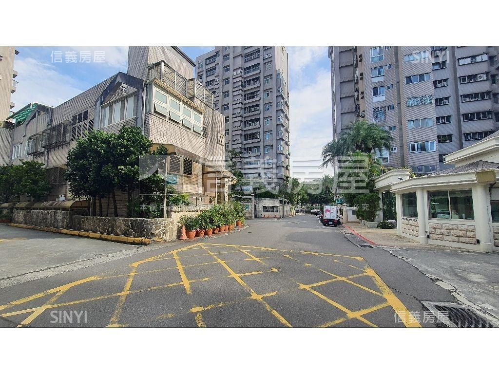 甲山林⭐平面車位⭐房屋室內格局與周邊環境