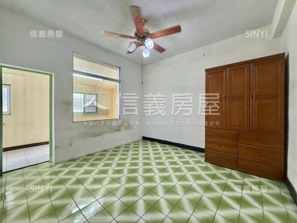 府安約５米５前後臨路透天房屋室內格局與周邊環境