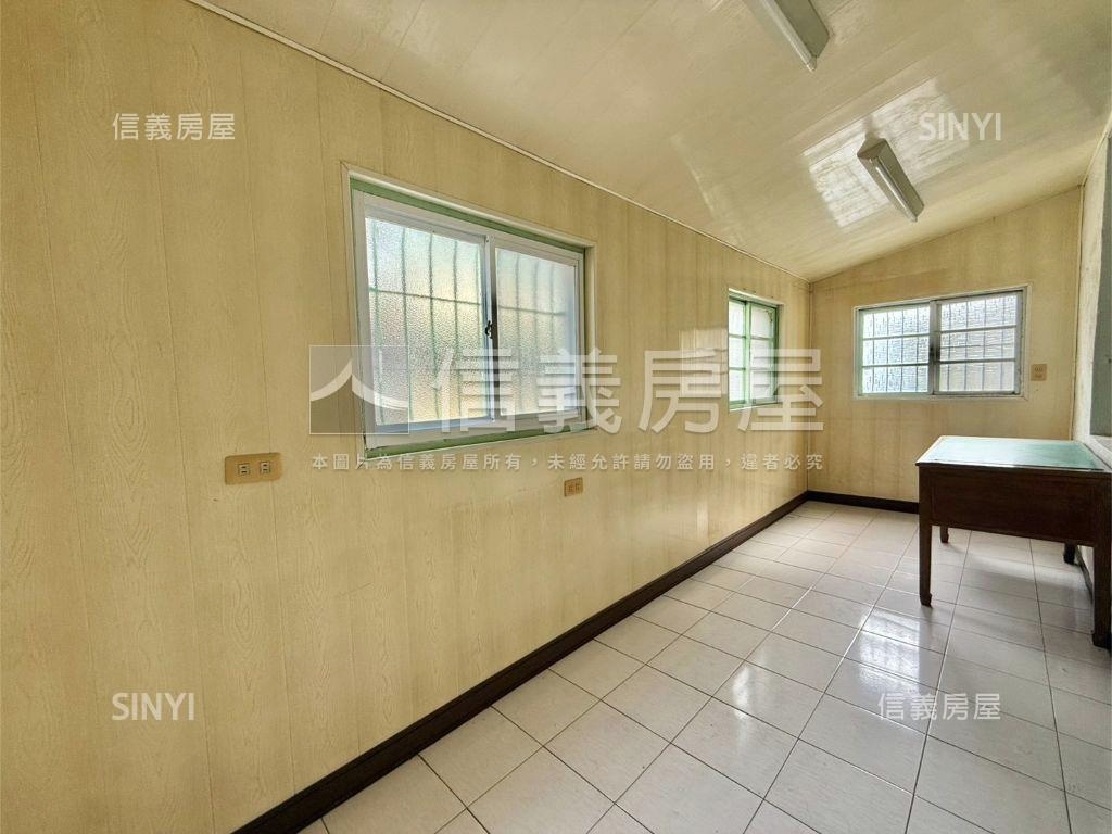 府安約５米５前後臨路透天房屋室內格局與周邊環境