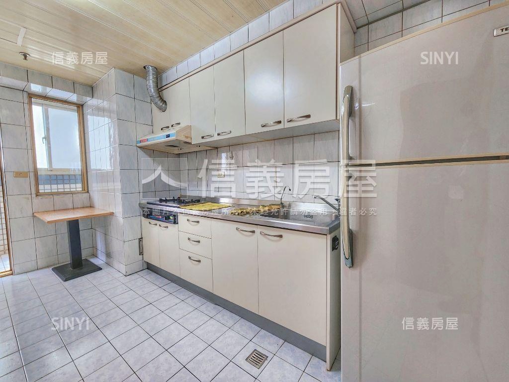 近園區哈佛世家四房平車房屋室內格局與周邊環境