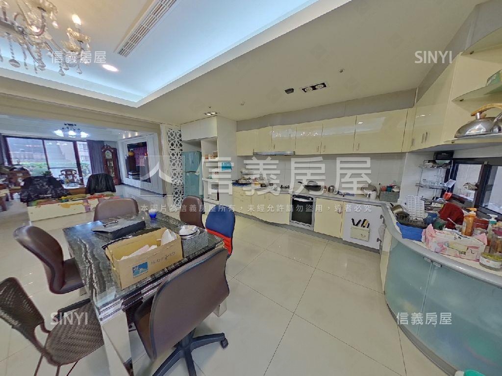 君臨大坪數美妝屋房屋室內格局與周邊環境