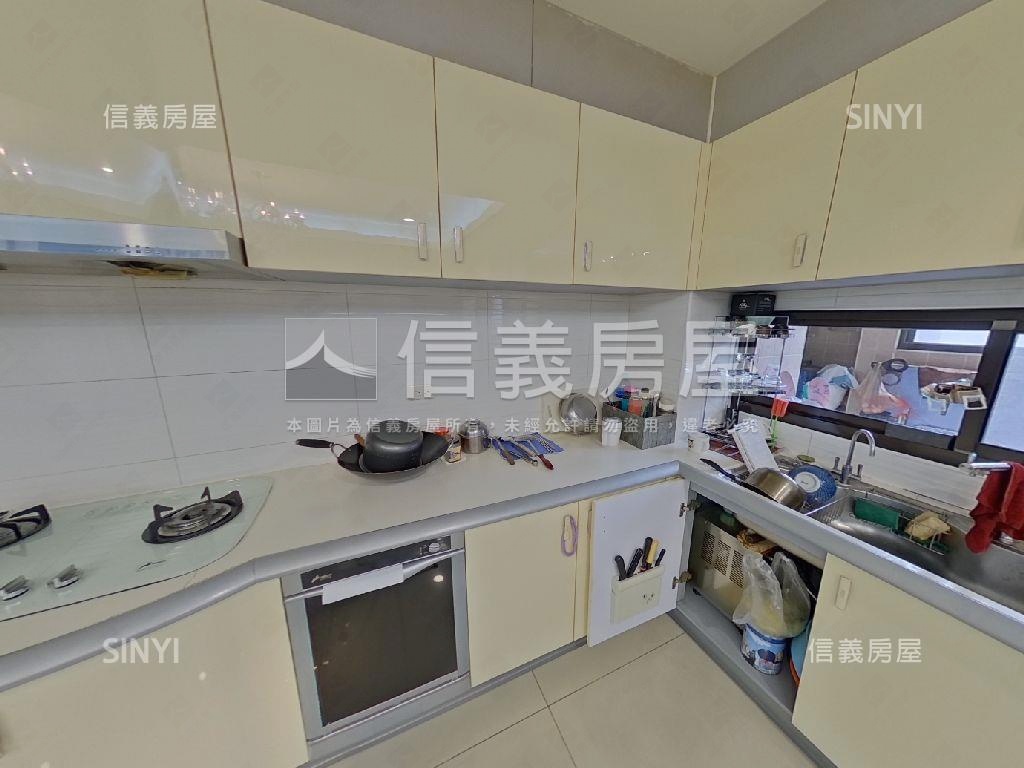 君臨大坪數美妝屋房屋室內格局與周邊環境