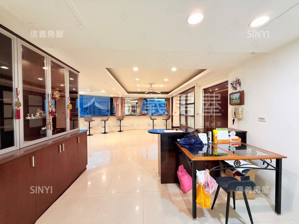 竹圍站前尊龍河景四房房屋室內格局與周邊環境