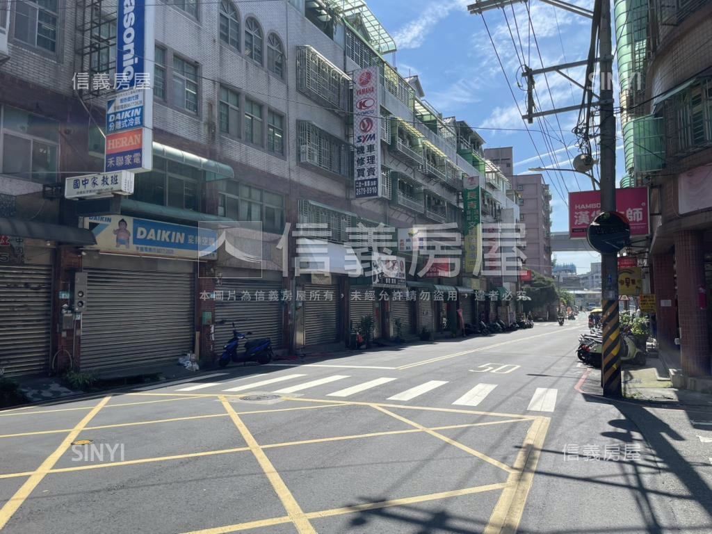 近捷運店面寬７Ｍ價可談房屋室內格局與周邊環境