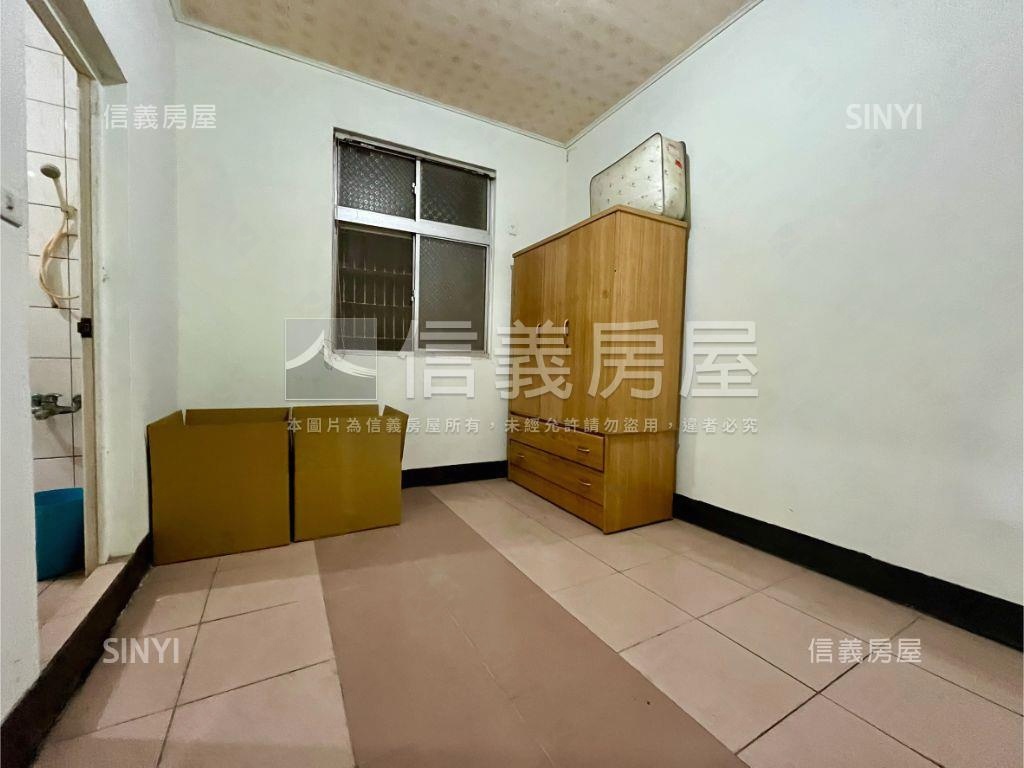 錦秀大面寬店面房屋室內格局與周邊環境