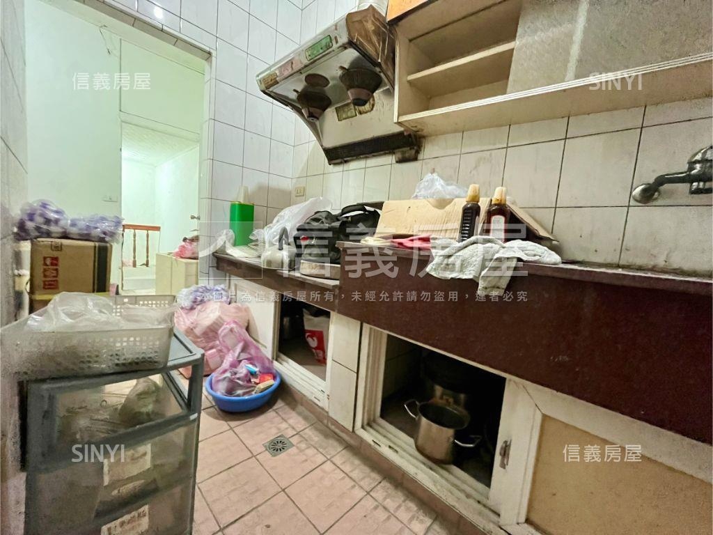 錦秀大面寬店面房屋室內格局與周邊環境