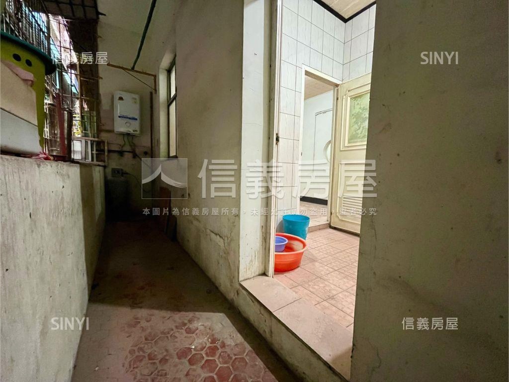 錦秀大面寬店面房屋室內格局與周邊環境