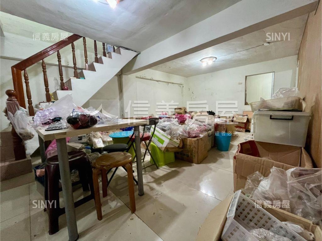 錦秀大面寬店面房屋室內格局與周邊環境