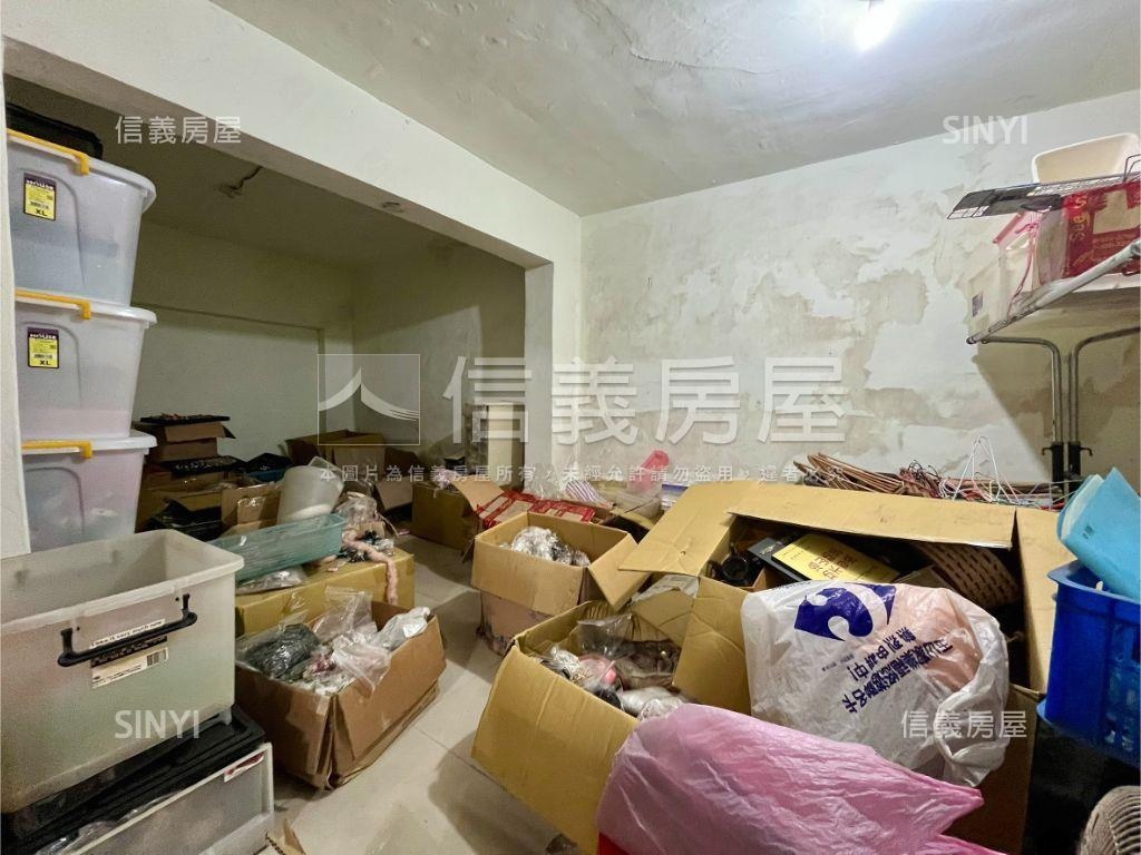 錦秀大面寬店面房屋室內格局與周邊環境