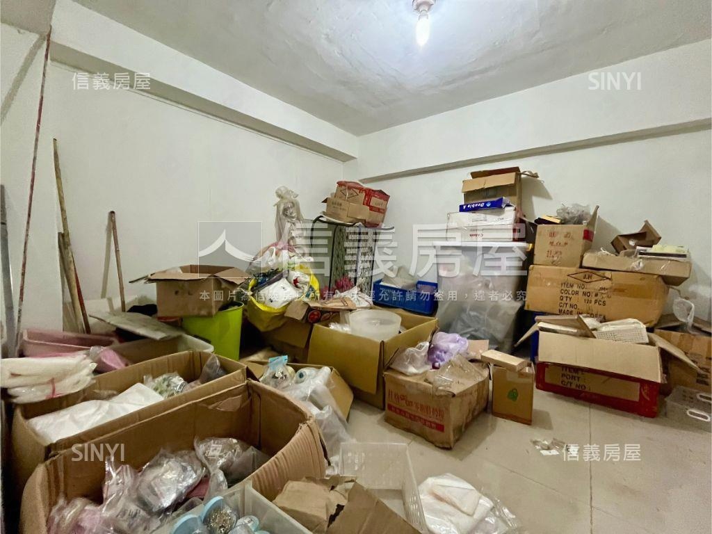 錦秀大面寬店面房屋室內格局與周邊環境