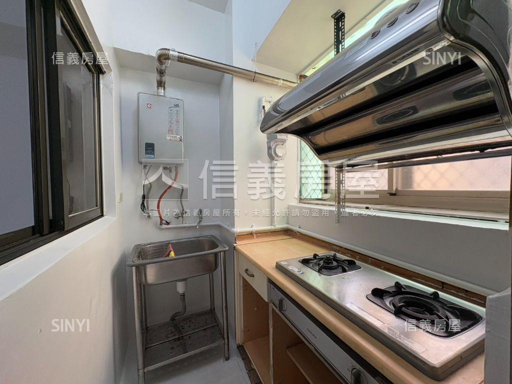 近市醫三房平車房屋室內格局與周邊環境