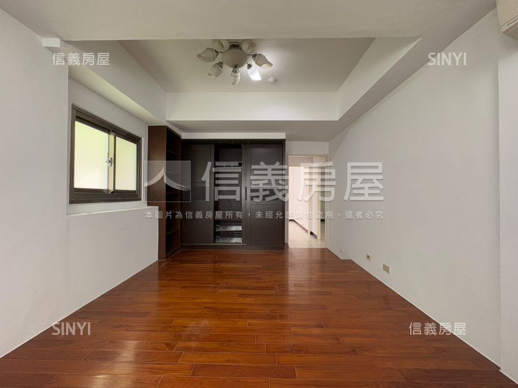 近市醫三房平車房屋室內格局與周邊環境