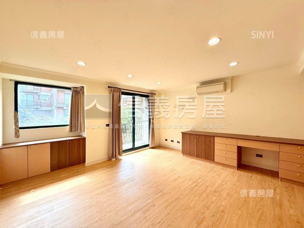 漂亮五房雙車位社區型透天房屋室內格局與周邊環境