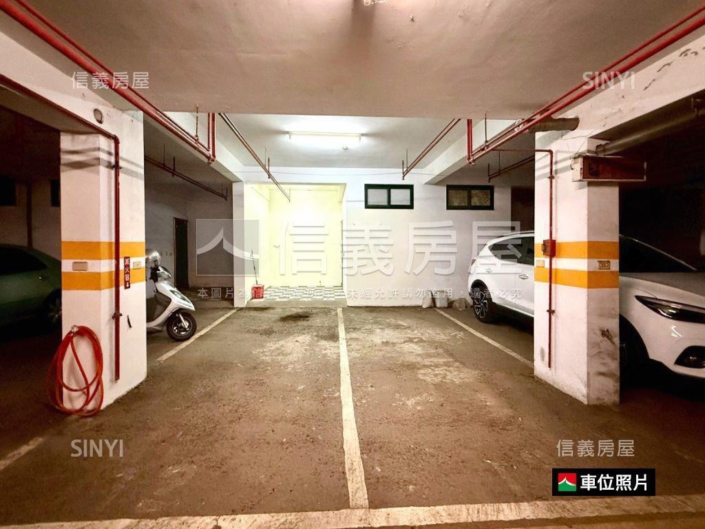 漂亮五房雙車位社區型透天房屋室內格局與周邊環境