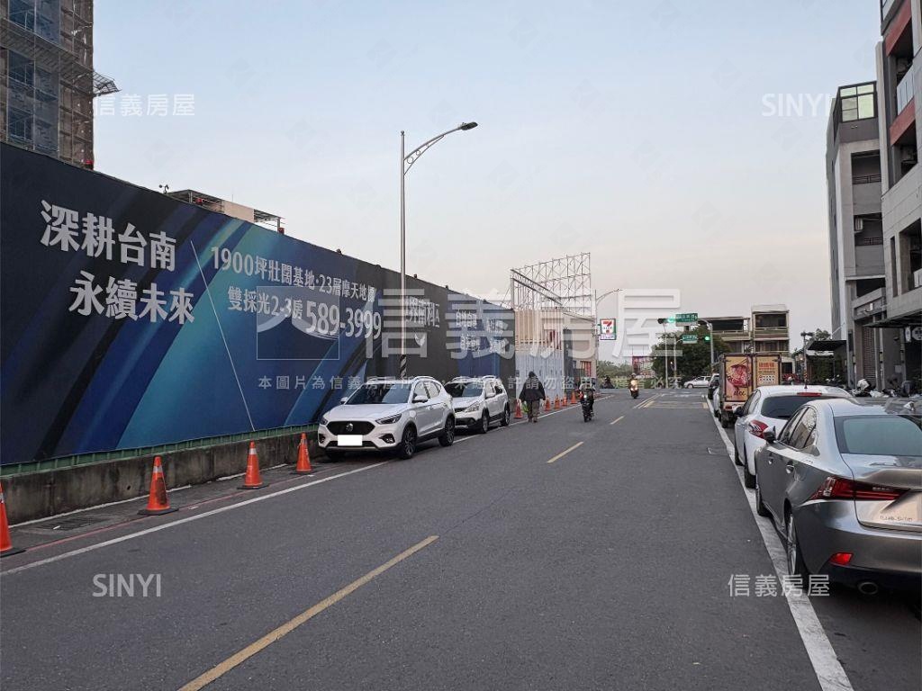 世界南科電梯三房房屋室內格局與周邊環境